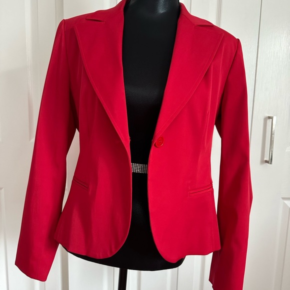 Pillar-box red fully lined jacket. Jax Sport. Size 10. - Picture 1 of 10